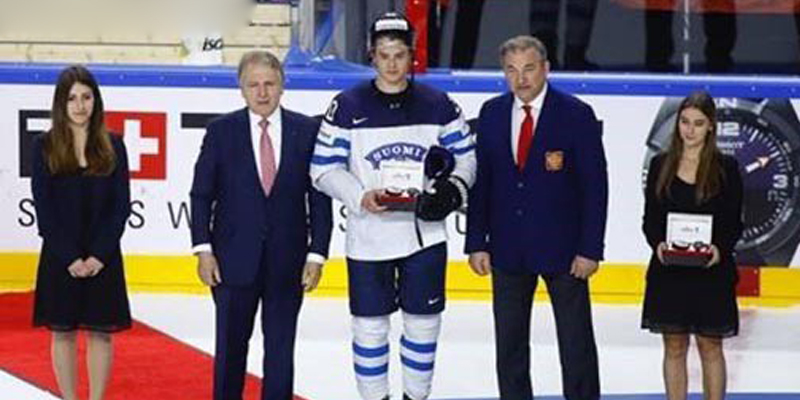 天梭连续25年担任世界冰球锦标赛维修计时